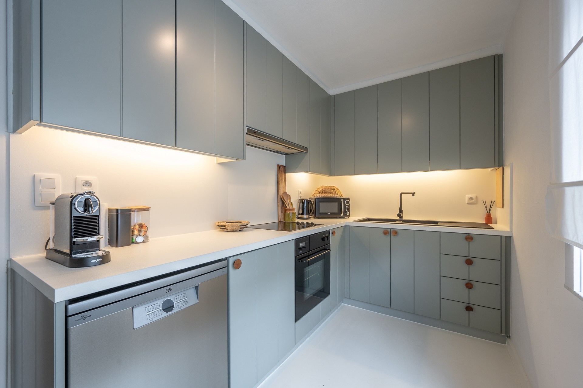 Appartement lumineux d'angle avec terrasse situé à distance de marche de la digue du Rubensplein. 
