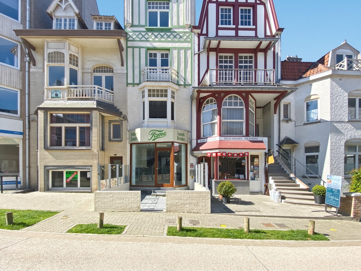Goed gelegen gebouw op 117m² te De Panne bestaande uit een handelsruimte en woonst. 