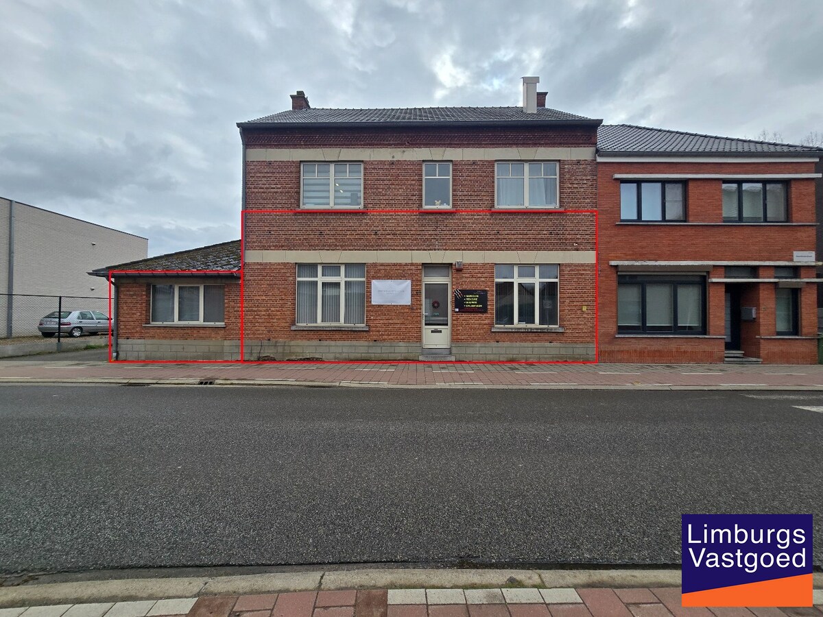 Gelijkvloerse kantoorruimte 108 m² met privé parkeerplaatsen 