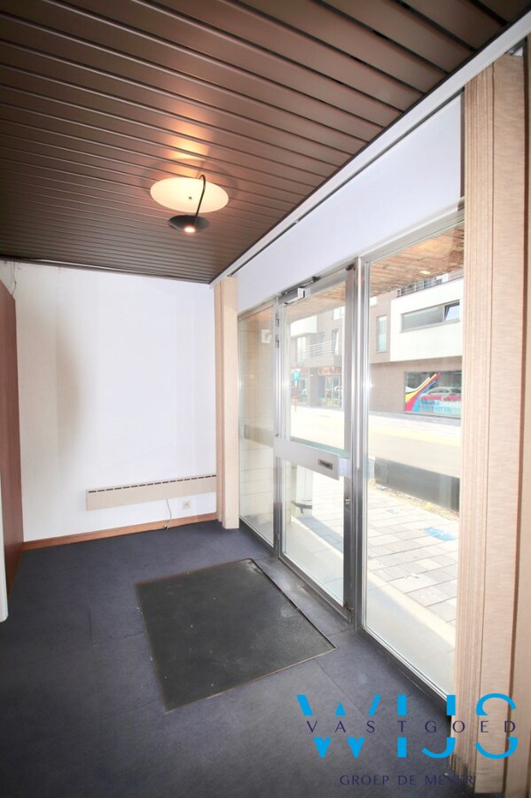 Goed gelegen handelspand te Wachtebeke ! 