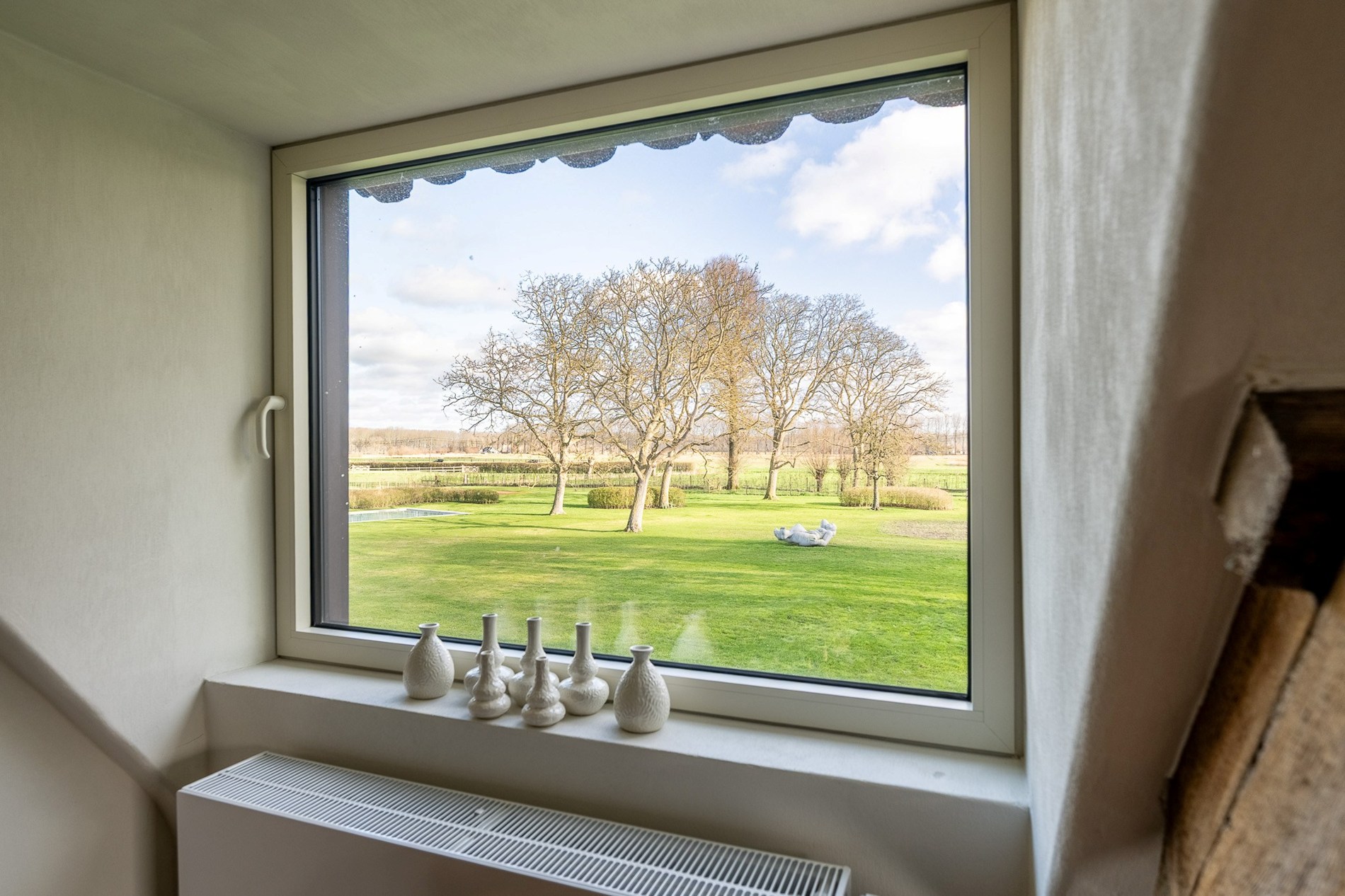 OPENDEURDAG Zaterdag 02/05 - 10u30 - 12u30 (Pereboomstraat 1 te Damme) : Uitzonderlijk gerenoveerde Hoeve met bijhuis op een domein van 1,5 hectare 