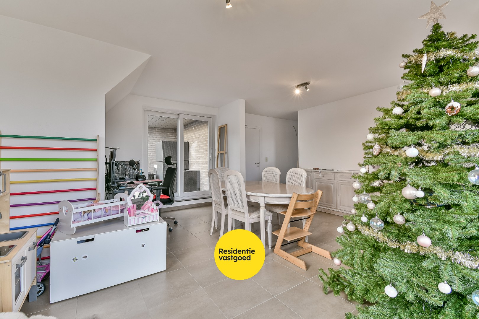 Ruim duplex appartement te huur in het centrum van Oudenburg 