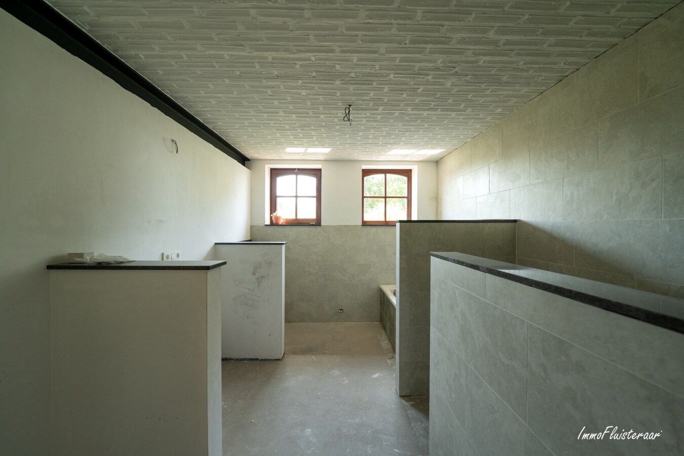 Prachtige langgevelhoeve met charmante schuur en paardenfaciliteiten op ca. 1,8 ha te Ravels. (BEZOEKDAG OP 08/08 VAN 10U TOT 14U) 