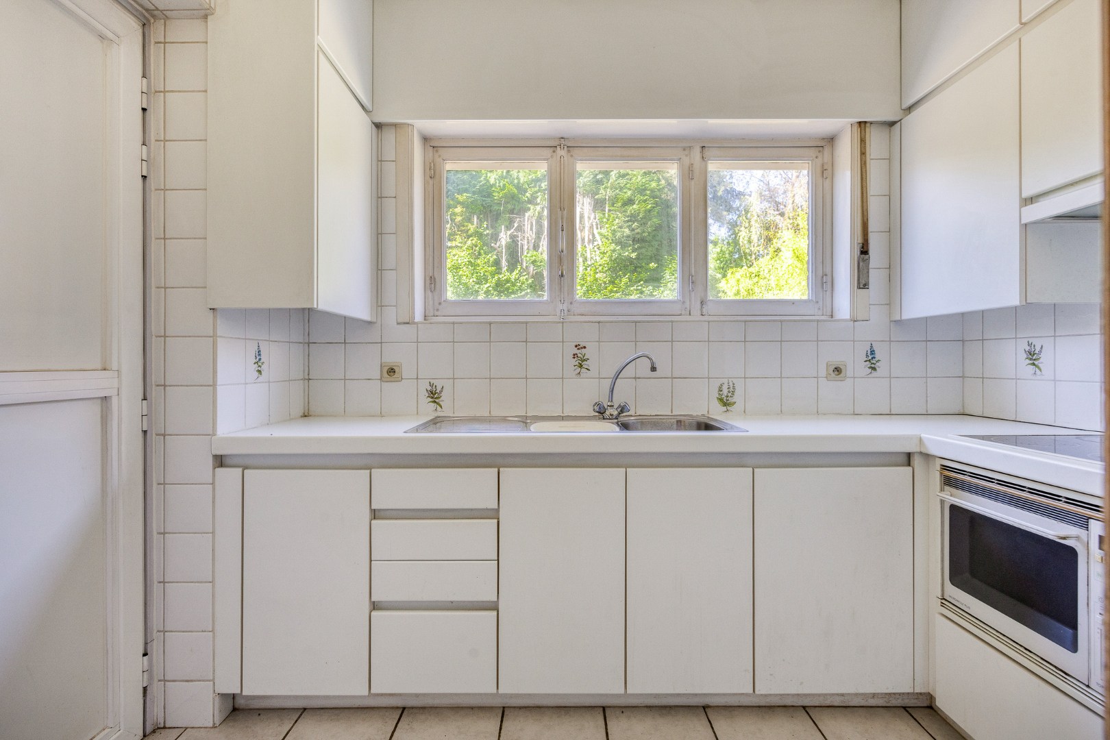 TE RENOVEREN WONING met 3/4 slaapkamers en tuin – 1640 SINT-GENESIUS-RODE 