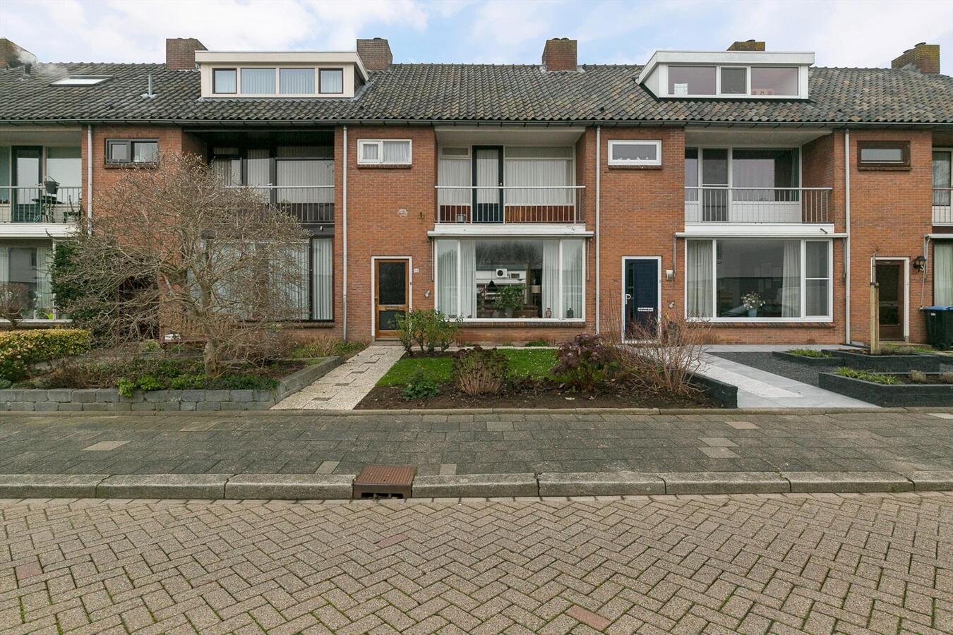 Verkocht eengezinswoning - Hendrik-Ido-Ambacht