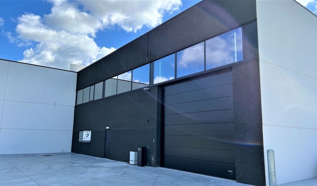 Recent magazijn te huur in Evergem