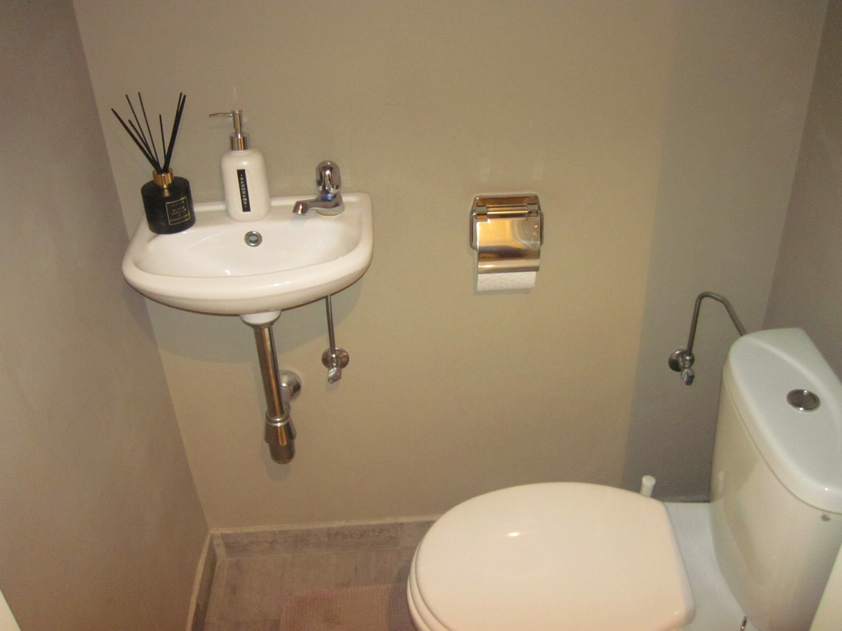 Gelijkvloers appartement. Aangenaam wonen ! 