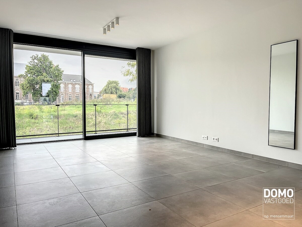 MODERN APPARTEMENT MET TERRAS, LIFT EN 2 SLAAPKAMERS IN DIEPENBEEK 