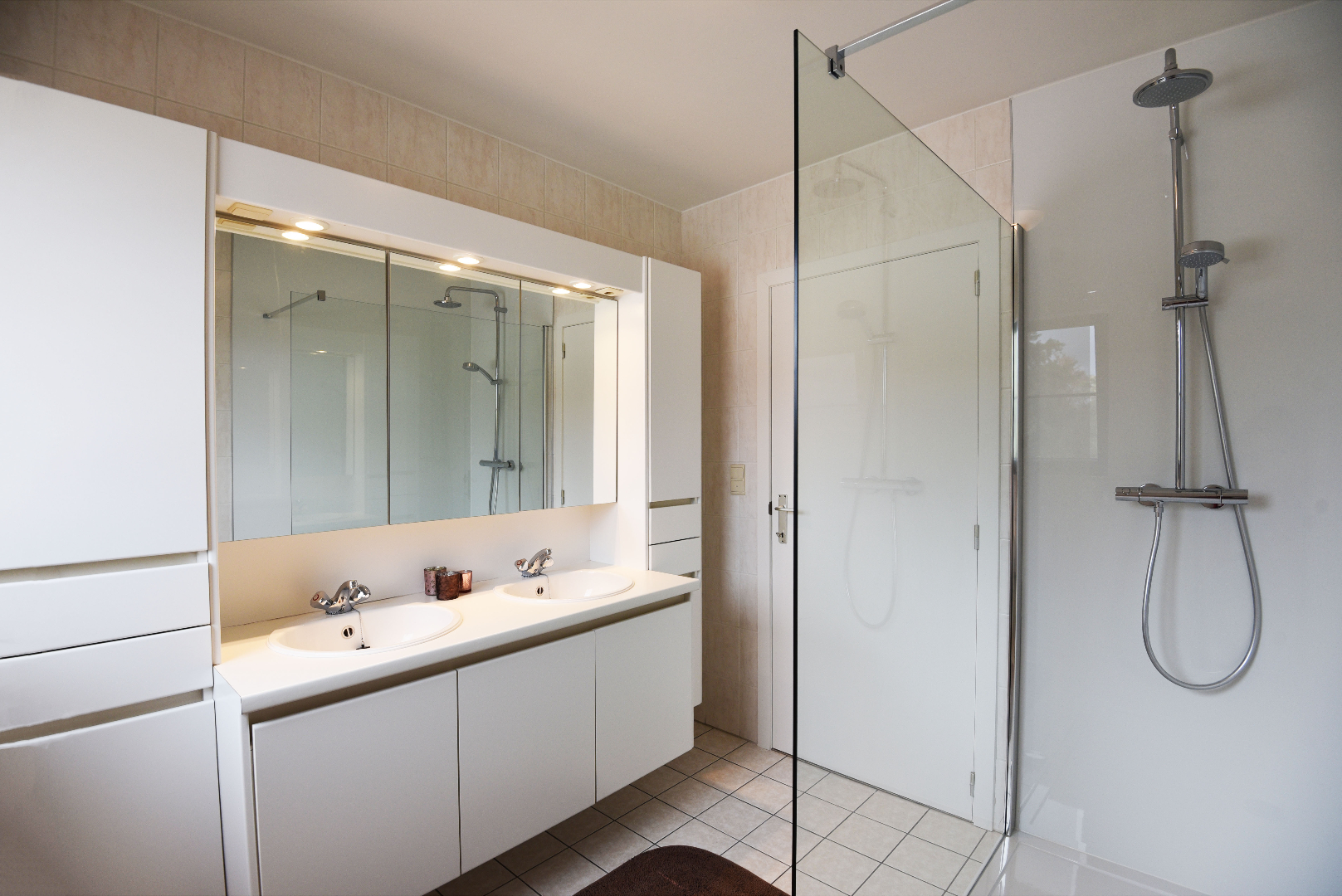 Appartement (121 m²) met 2 slaapkamers en garage te LEMBEKE 