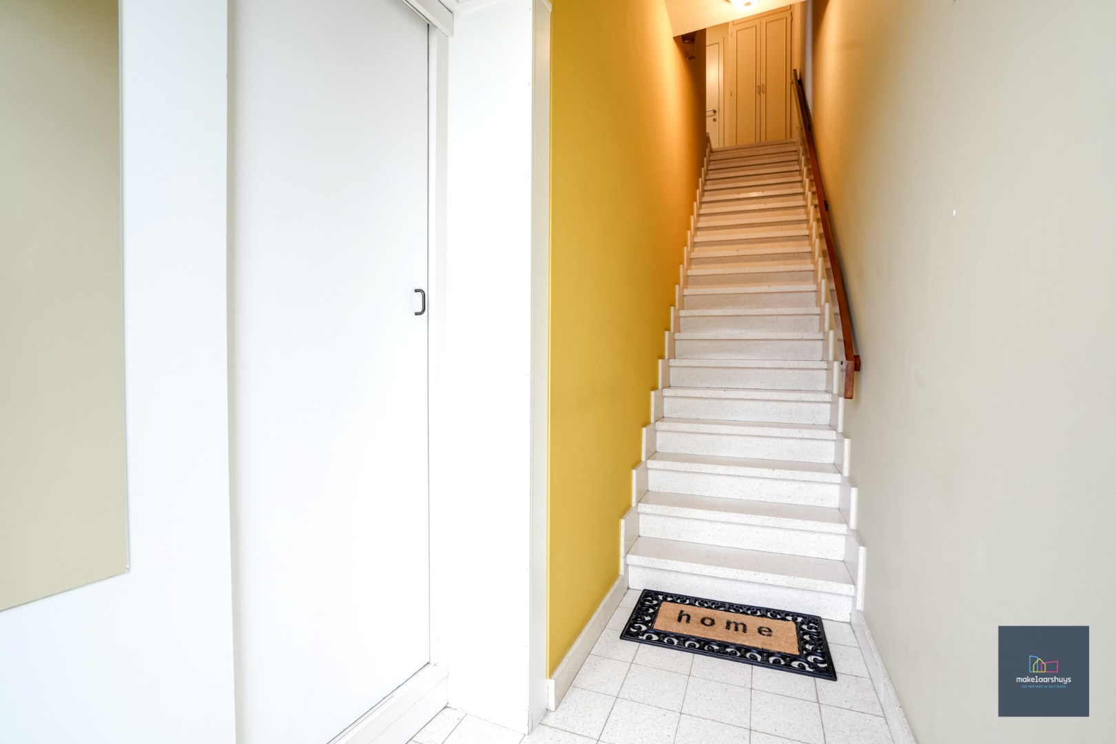 Ruim duplex appartement in centrum Mariakerke 