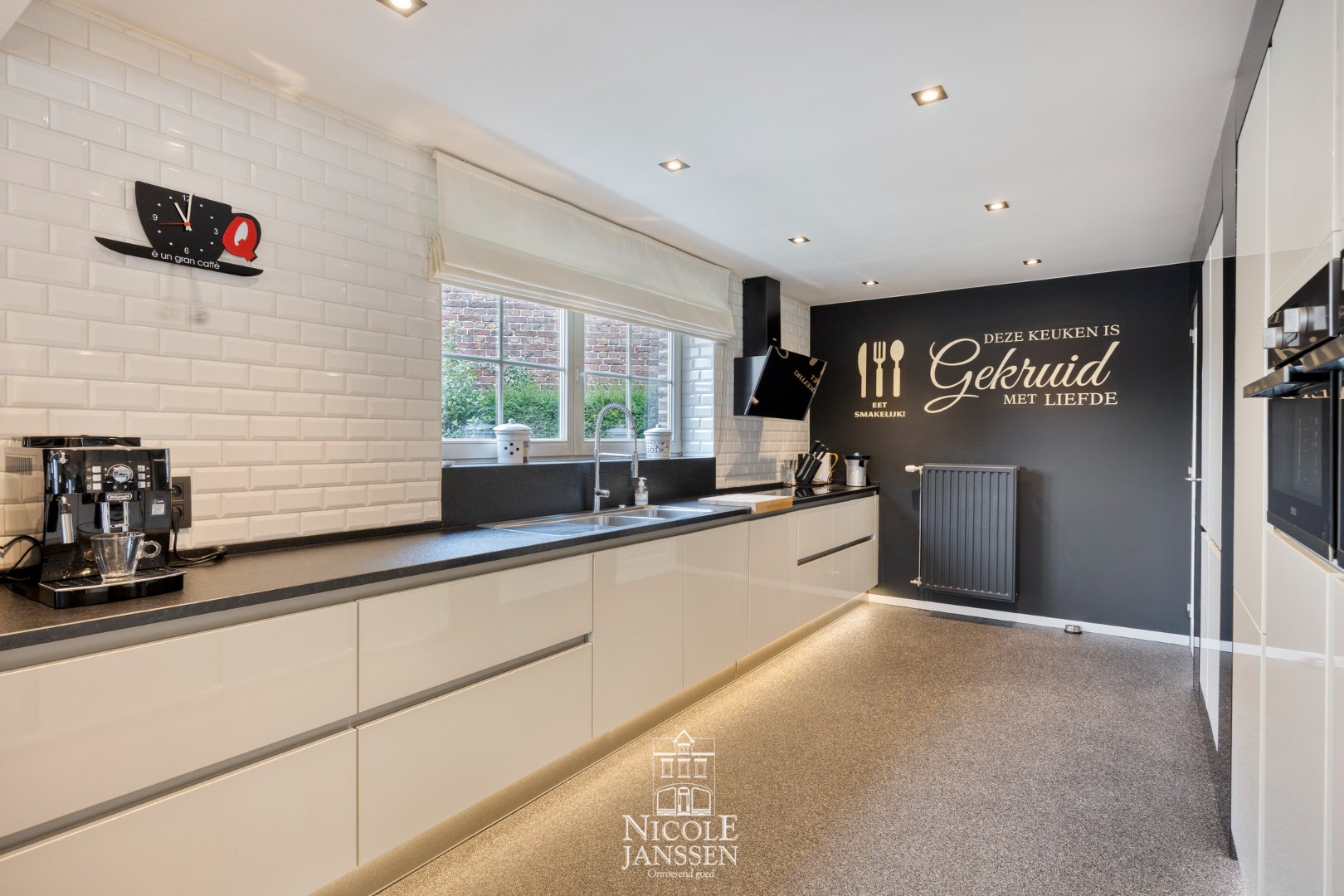 Volledig ingerichte luxe keuken