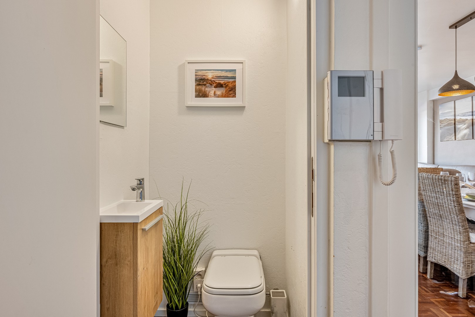 Hal met eerste gastentoilet