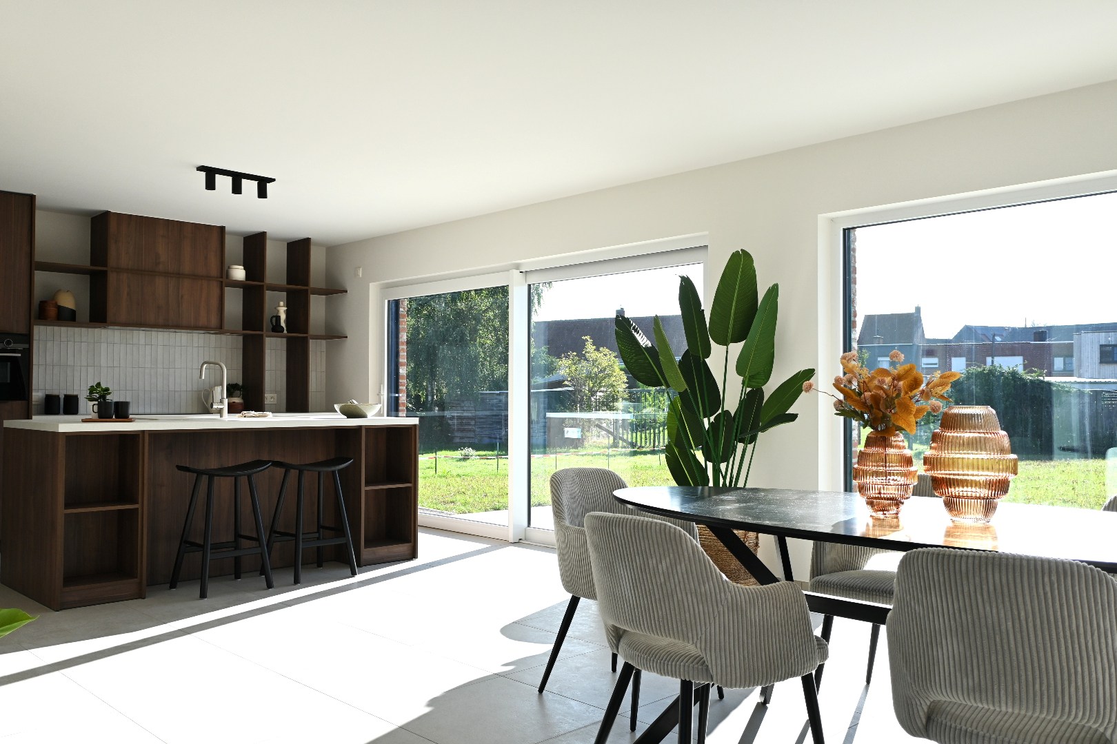 Instapklare nieuwbouwwoning met 3 slaapkamers en tuin op 681 m² 