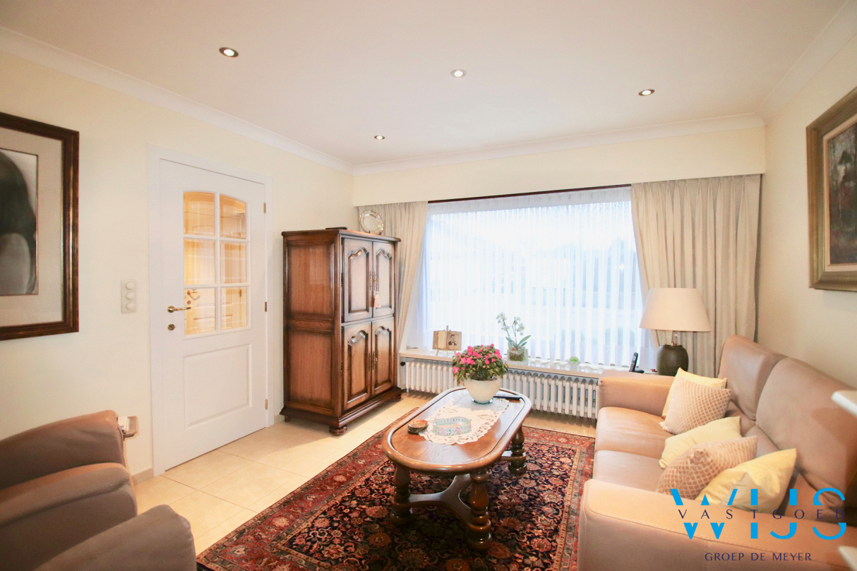 Ruime gezinswoning met 5 slaapkamers &amp; ZUIDgerichte tuin te Zelzate! 