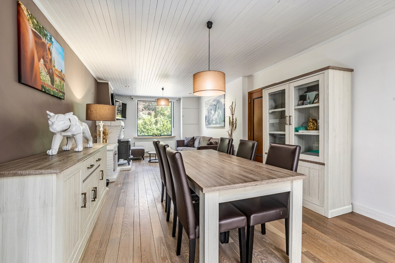 Karaktervolle woning op toplocatie in Zomergem met polyvalente ruimte 