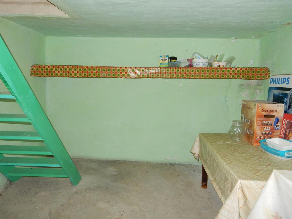 Op te frissen woning te Ichtegem 