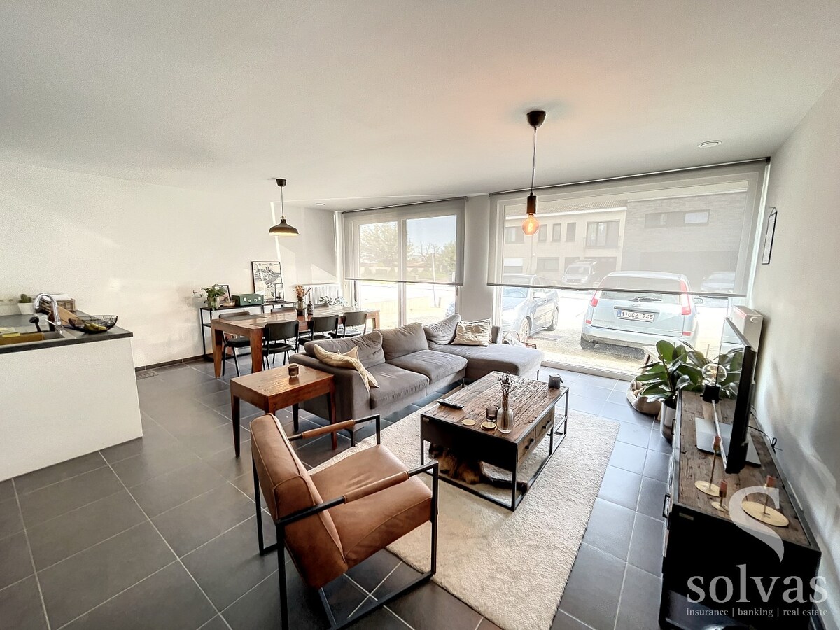 Gelijkvloersappartement met twee slaapkamers én garage 