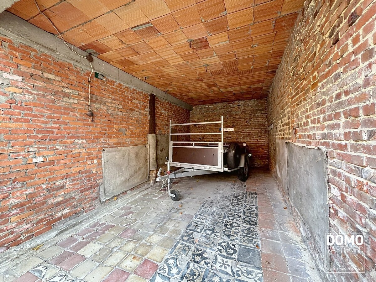 Authentieke open bebouwing met bijgebouwen en potentieel in Tuilt-Kuringen 