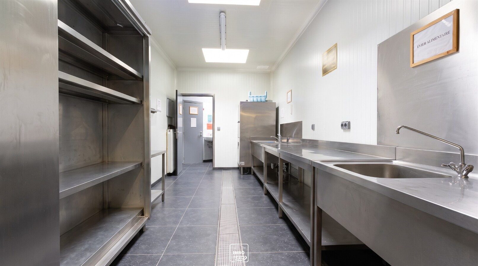 Immeuble mixte : commerce "friterie" avec appartement "DUPLEX" à l'étage, idéal investisseurs ! 