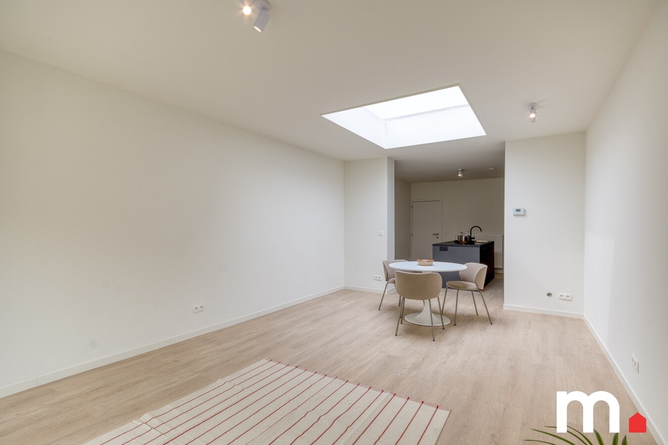 TOPPER op UNIEKE LIGGING in een van de mooiste lanen van Kortrijk EPC B ! MET UITWEG ! 