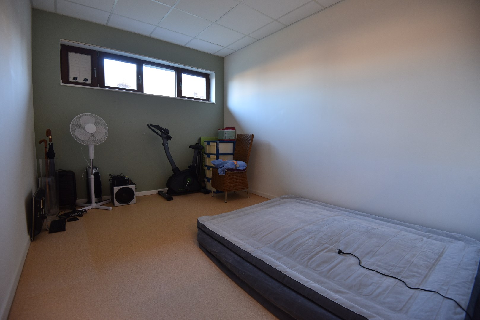 Volumineuze (9 slpks) multifunctionele woning te centrum Lembeke 