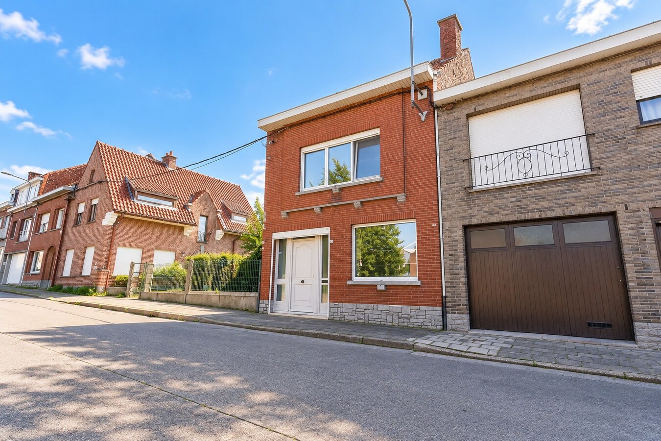 3 façades en excellent état d'entretien, beaux volumes, jardin de 340m² SUD-EST ! 