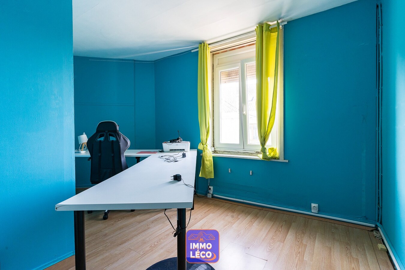 Immeuble comprenant 2 maisons avec jardins privatifs et 5 garages, IDEAL INVESTISSEURS ! 