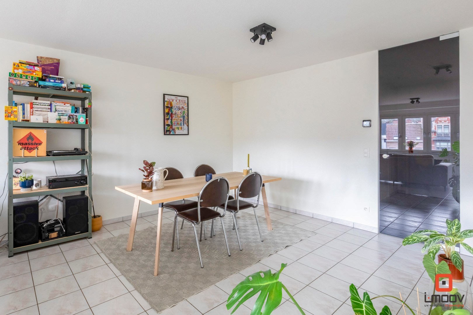 Lichtrijk tweeslaapkamer appartement met uniek waterzicht op Coupure Rechts 