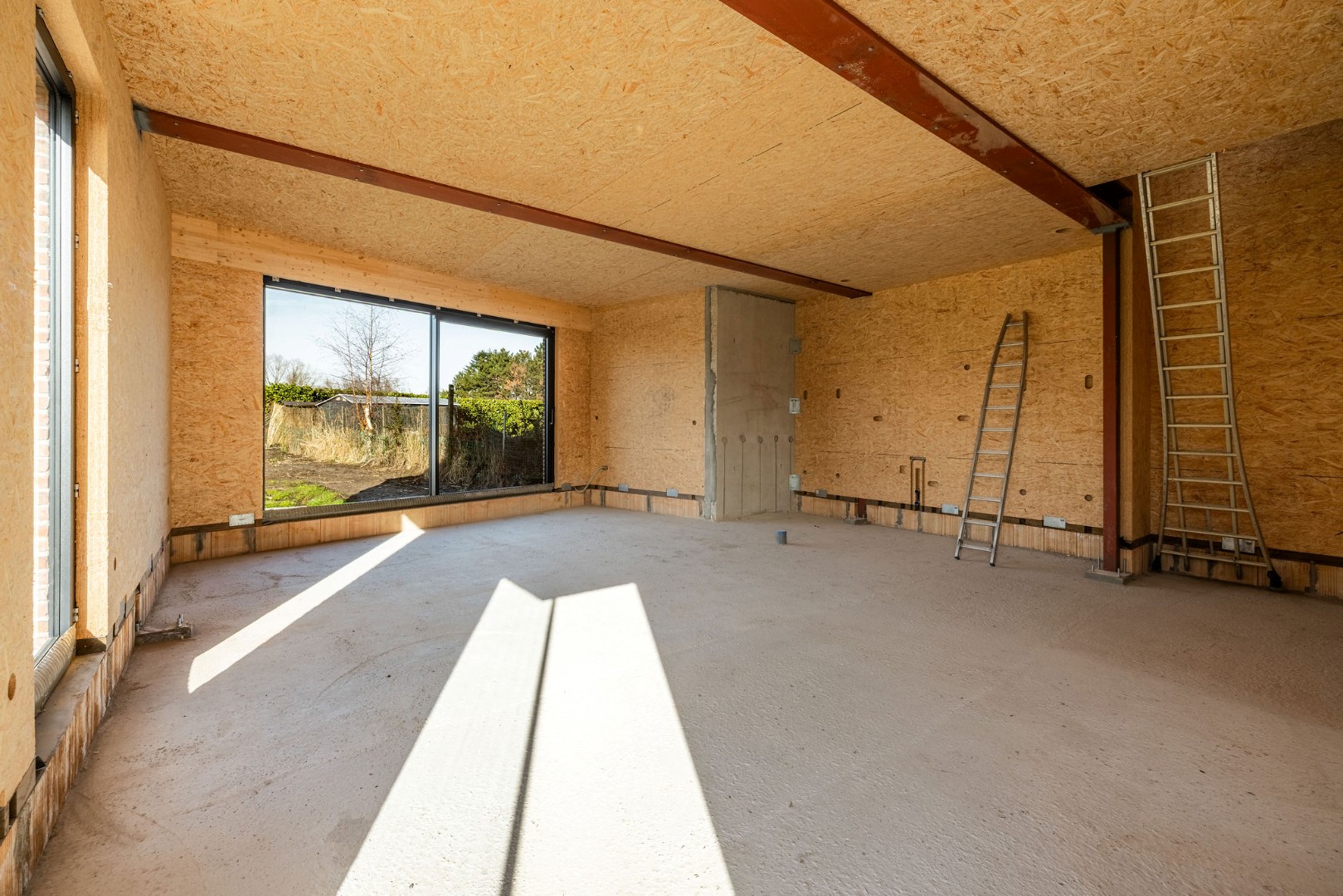 Exclusieve woning met 5 slaapkamers en royale tuin in Kruibeke, vlak bij Antwerpen 