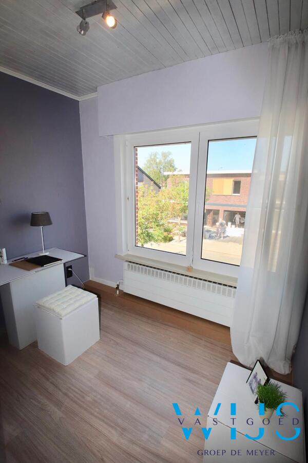 Gerenoveerd (2017) en gezellig woonhuis in hartje Ertvelde. 