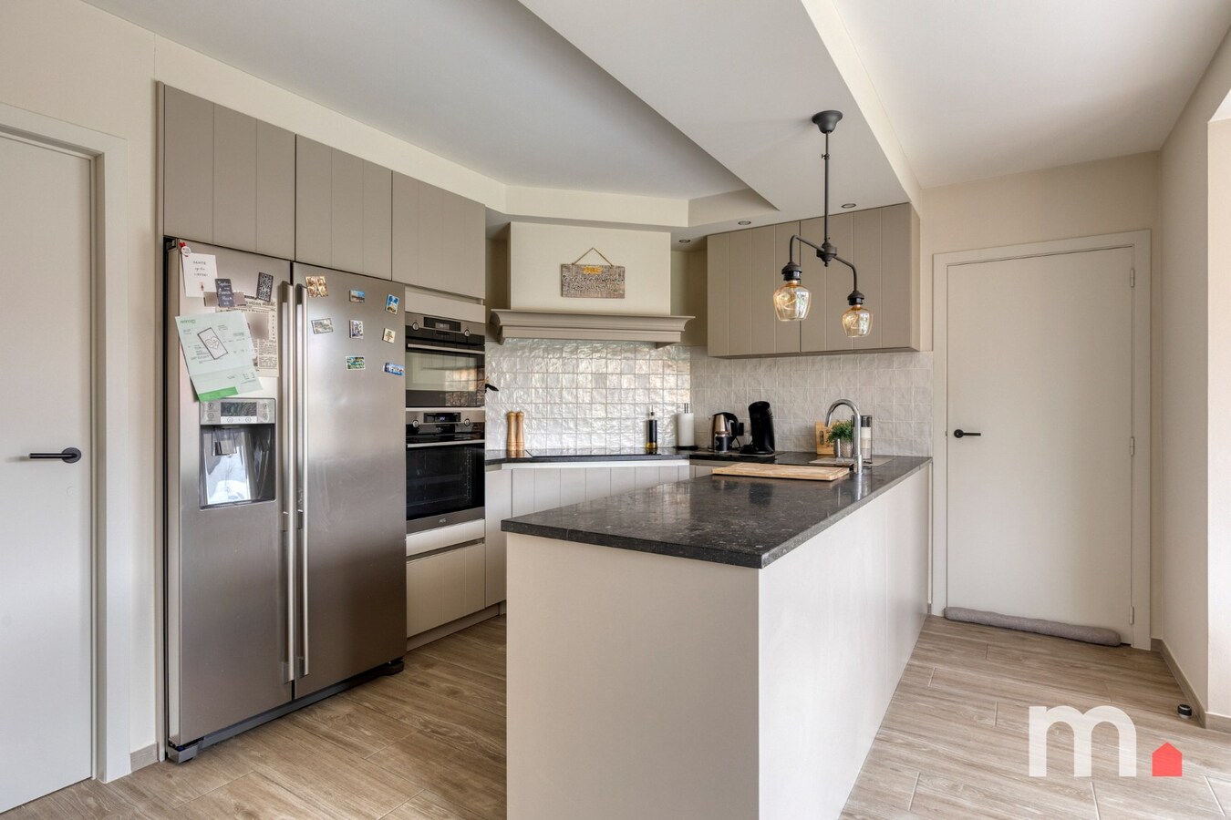 Unieke Villa te Roeselare in een doodlopende straat op 578m² met zonnepanelen en EPC B  ! 