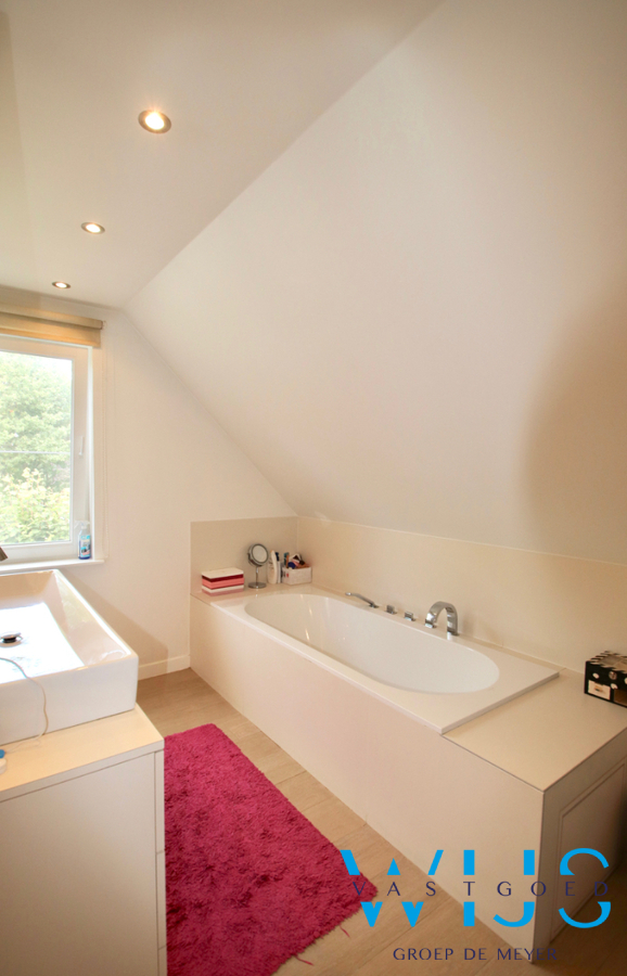 Prachtige mooi afgewerkte gezinswoning in een doodlopende straat ! 