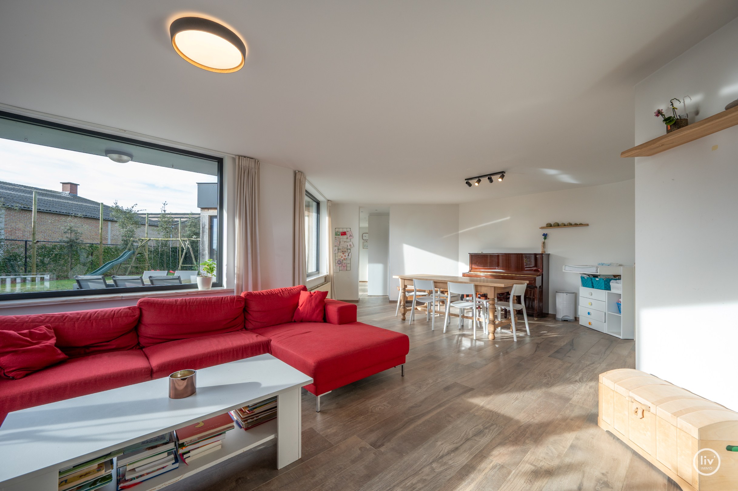 Centrale gelegen villa gelegen op een boogscheut van Knokke Centrum met ruim perceel (ideaal in combinatie met een commerciële activiteit) 