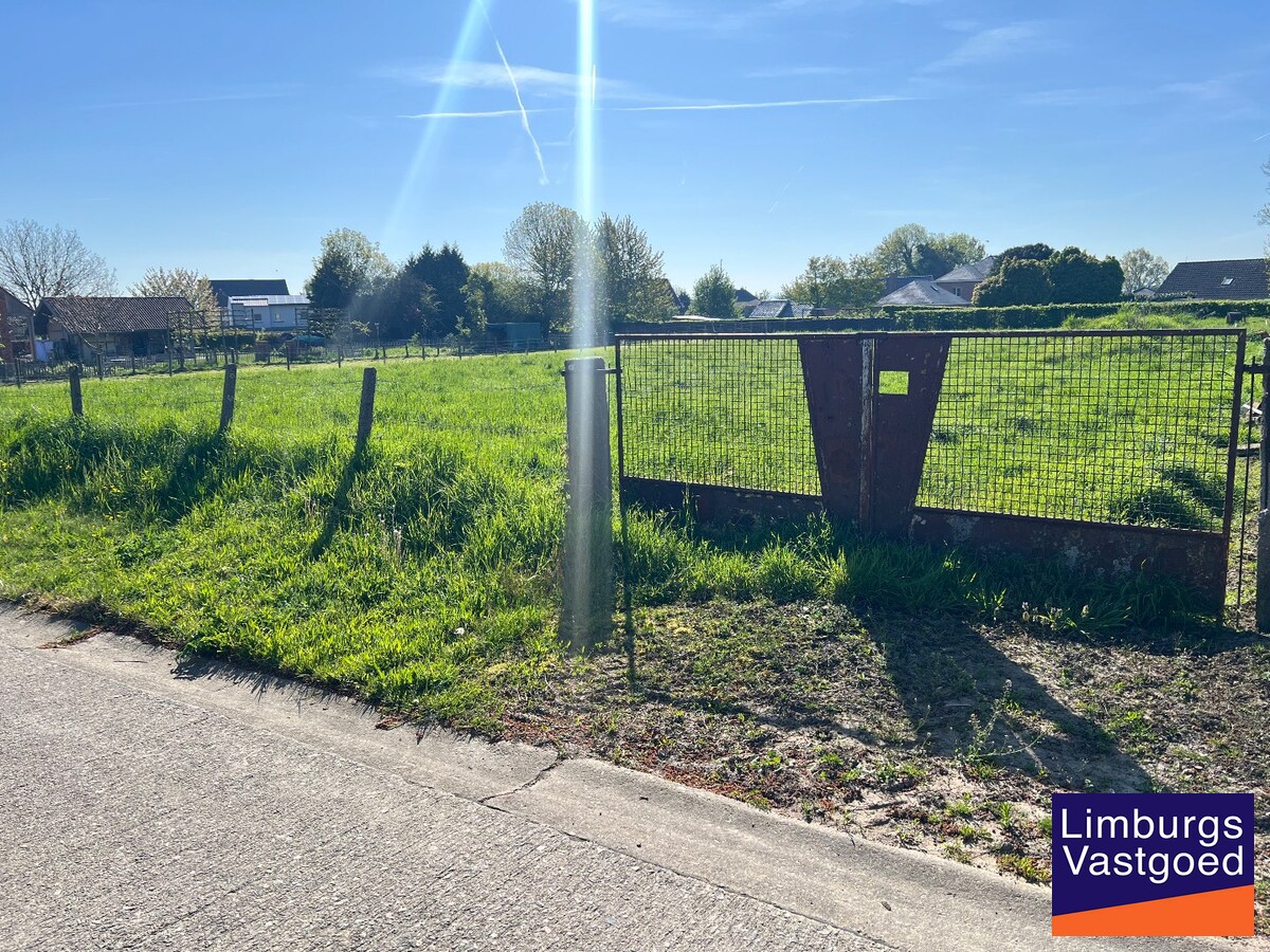 Grond in woongebied voor open bebouwing, 14a14ca, in Herderen 