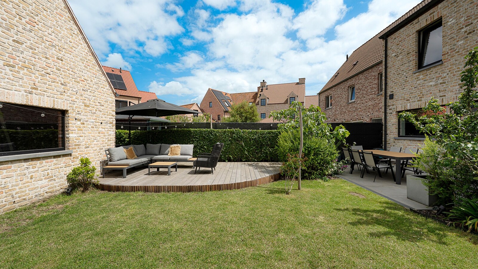 Ruime en energiezuinige gezinswoning met garage en zonnige tuin in Heulebrug. 