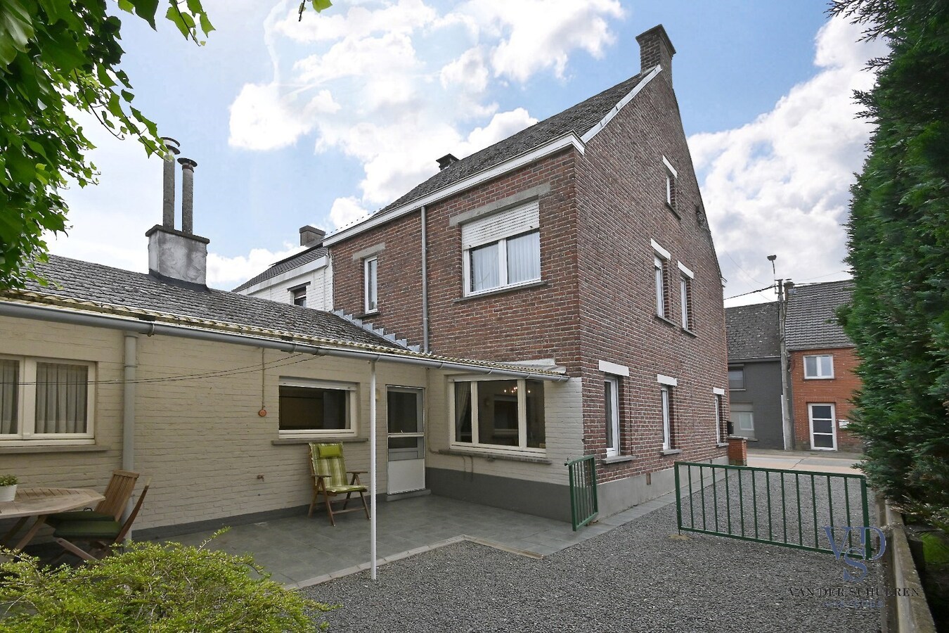 Degelijke Half Open Bebouwing 