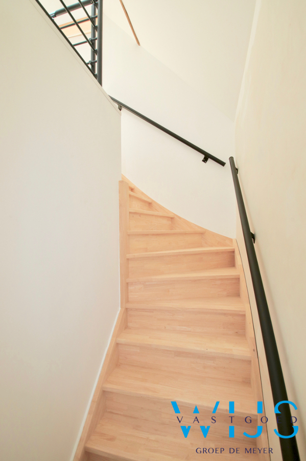 Totaal gerenoveerd woonhuis te Assenede 