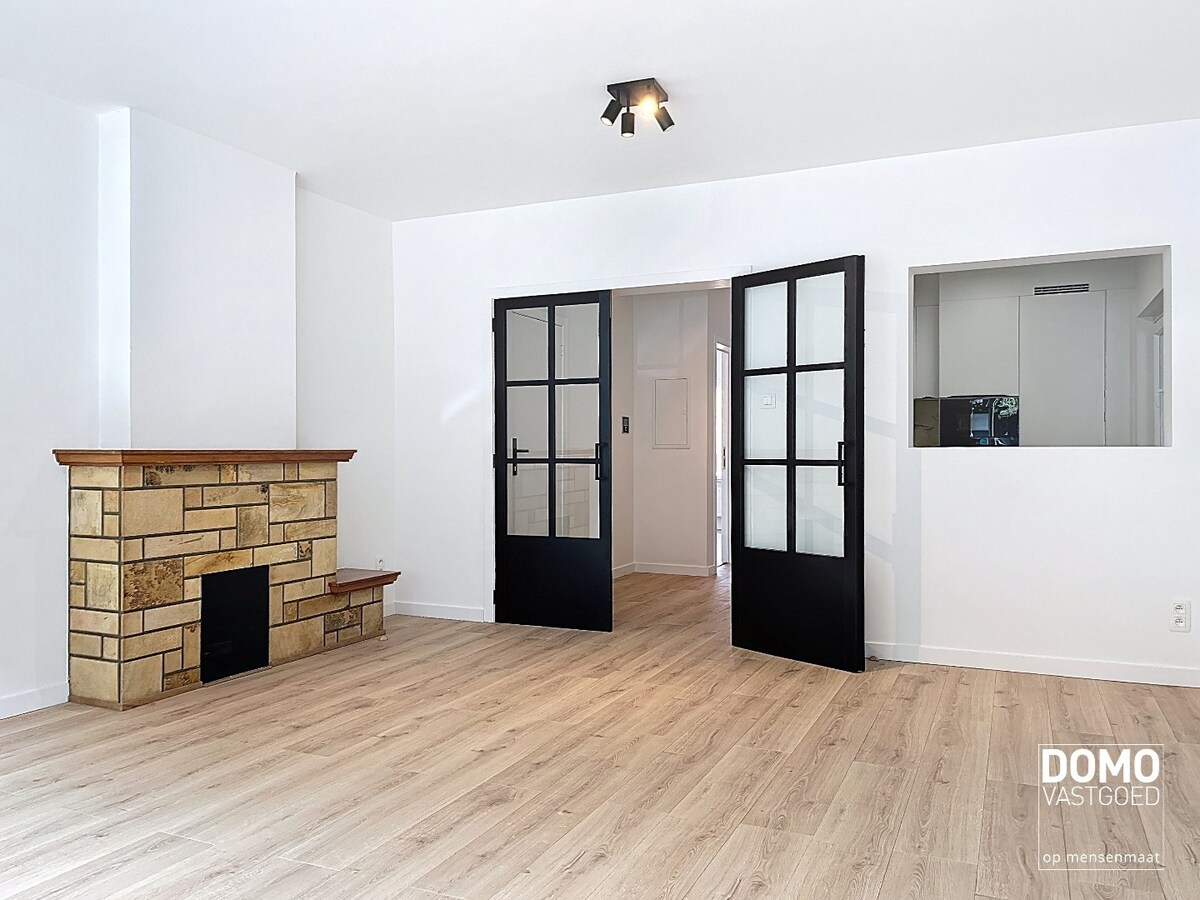 VOLLEDIG GERENOVEERD APPARTEMENT MET TERRAS EN GARAGE TE HASSELT 