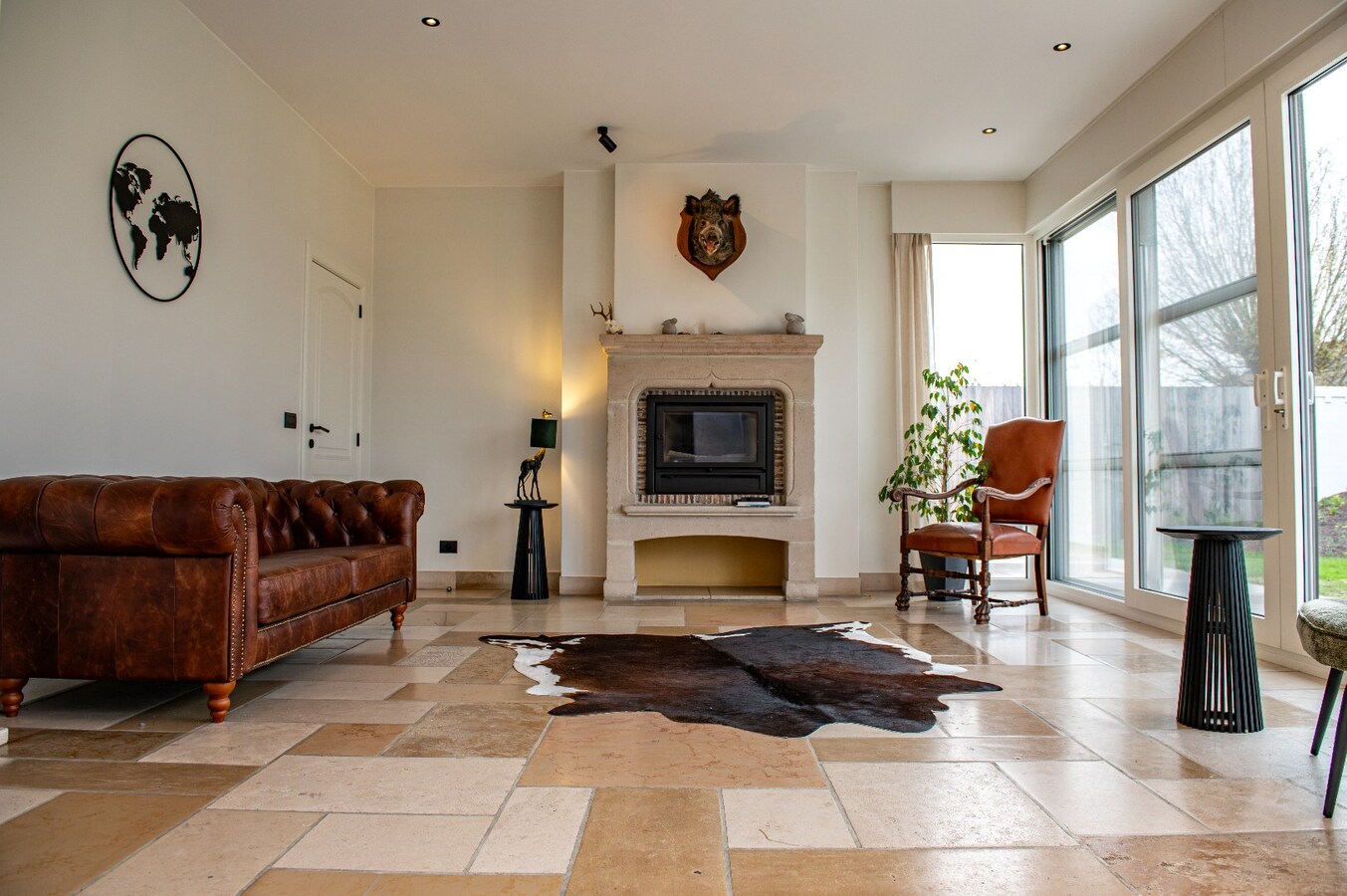 Prachtige landelijke villa met zwemvijver en paardenfaciliteiten 13.459m² 