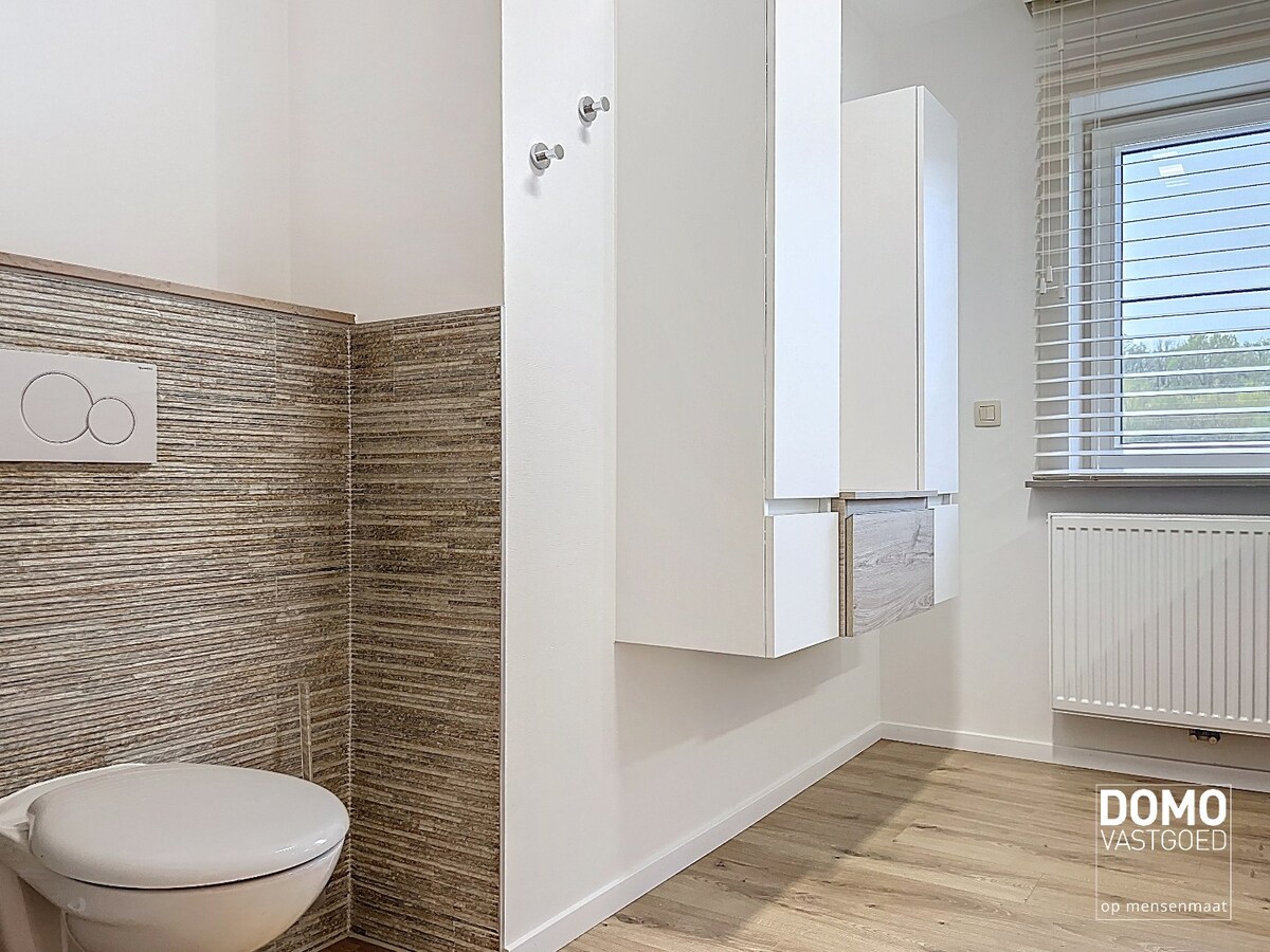 VOLLEDIG GERENOVEERDE WONING MET 3 SLAAPKAMERS EN ZUIDGERICHTE TUIN 