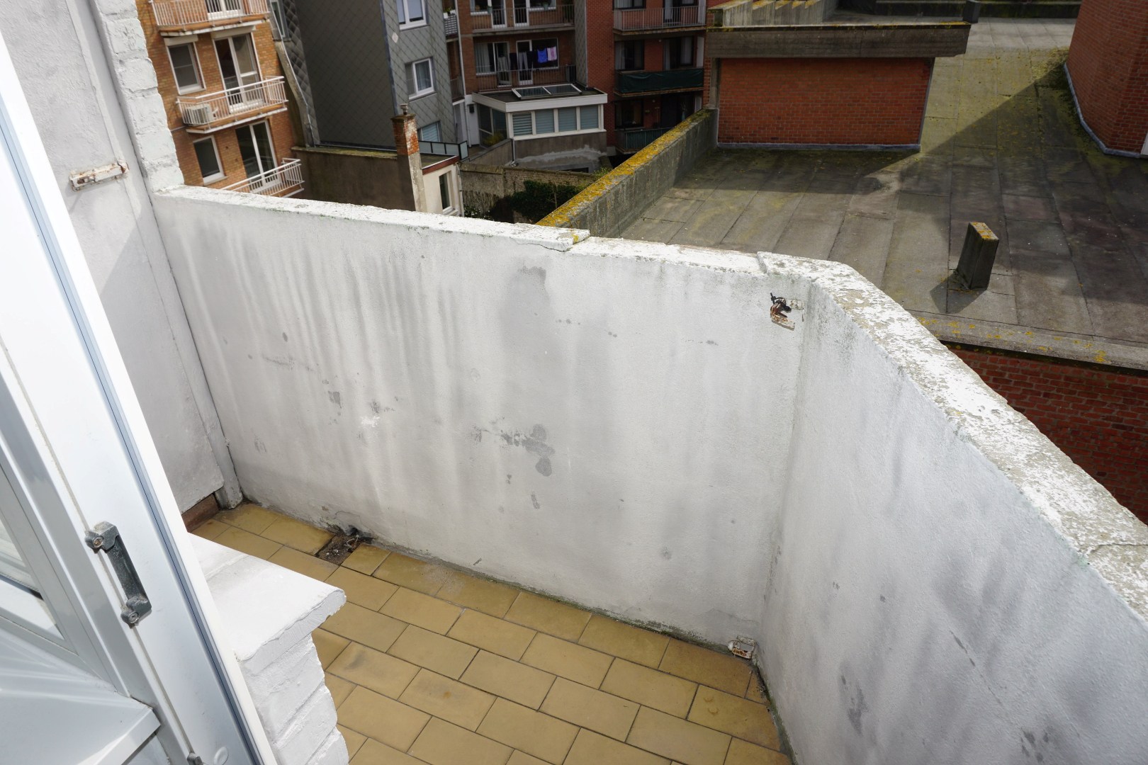 ONGEMEUBELD 1 SLP APP. GELEGEN KONINGSSTRAAT 