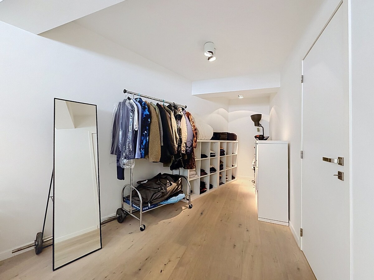 Luxueuze loft met ZW-terras en garage te centrum Aalst 