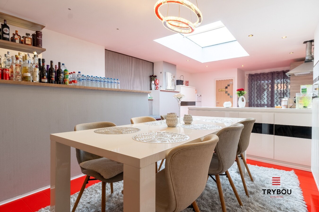 Rustig gelegen, volledig gerenoveerde woning met gezellige, onderhoudsvriendelijke tuin 