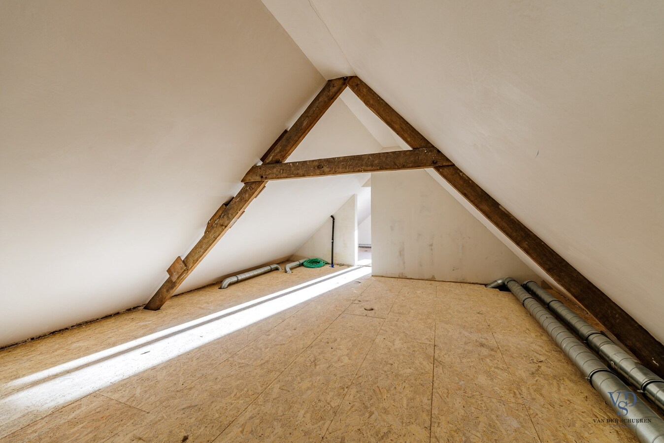 Gerenoveerde (stapel)woning met 3 slaapkamers 