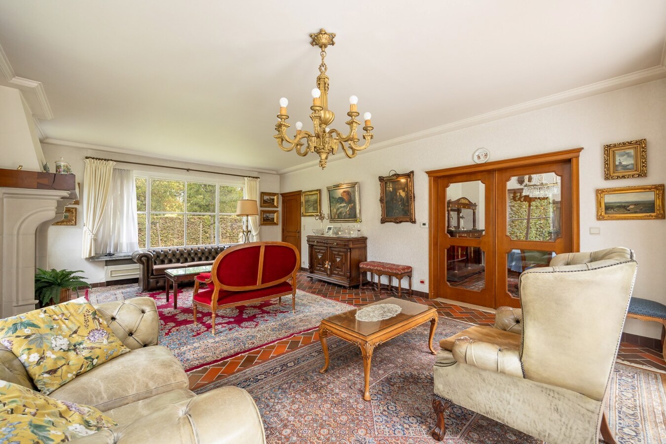 Klassieke villa op een perceel van 3.890 m² met een straatbreedte van 40 meter en Zuid-Oriëntatie te Schilde 