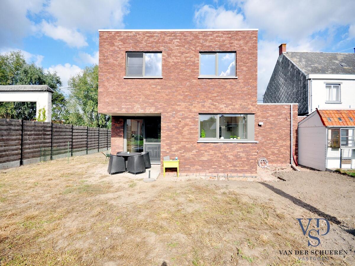 NIEUWBOUW MET HOOGWAARDIGE AFWERKING !  (verkoop met registratie !) TOPPER !! 