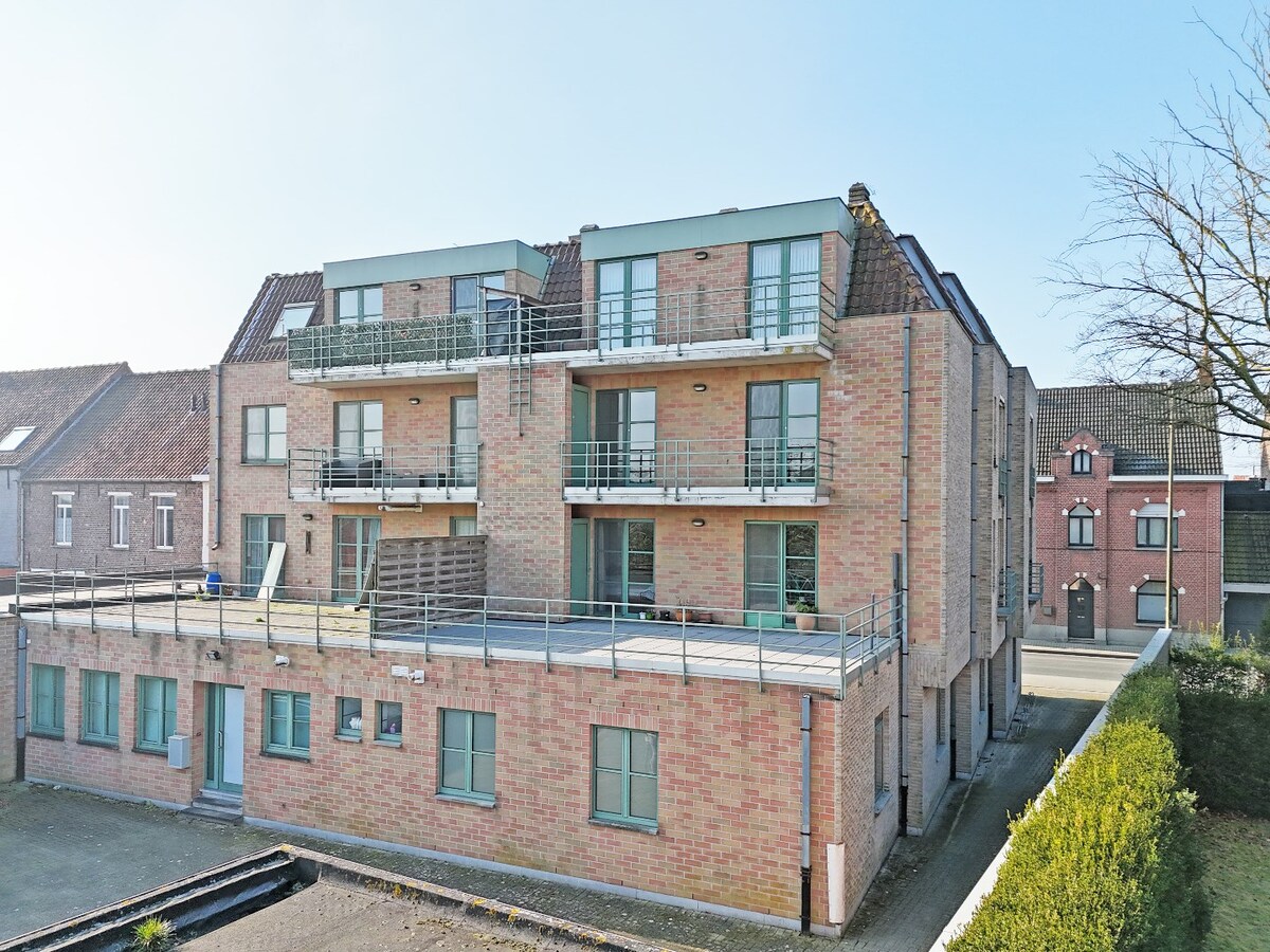 Commercieel gelegen kantoorruimte nabij E17 te centrum Olsene 