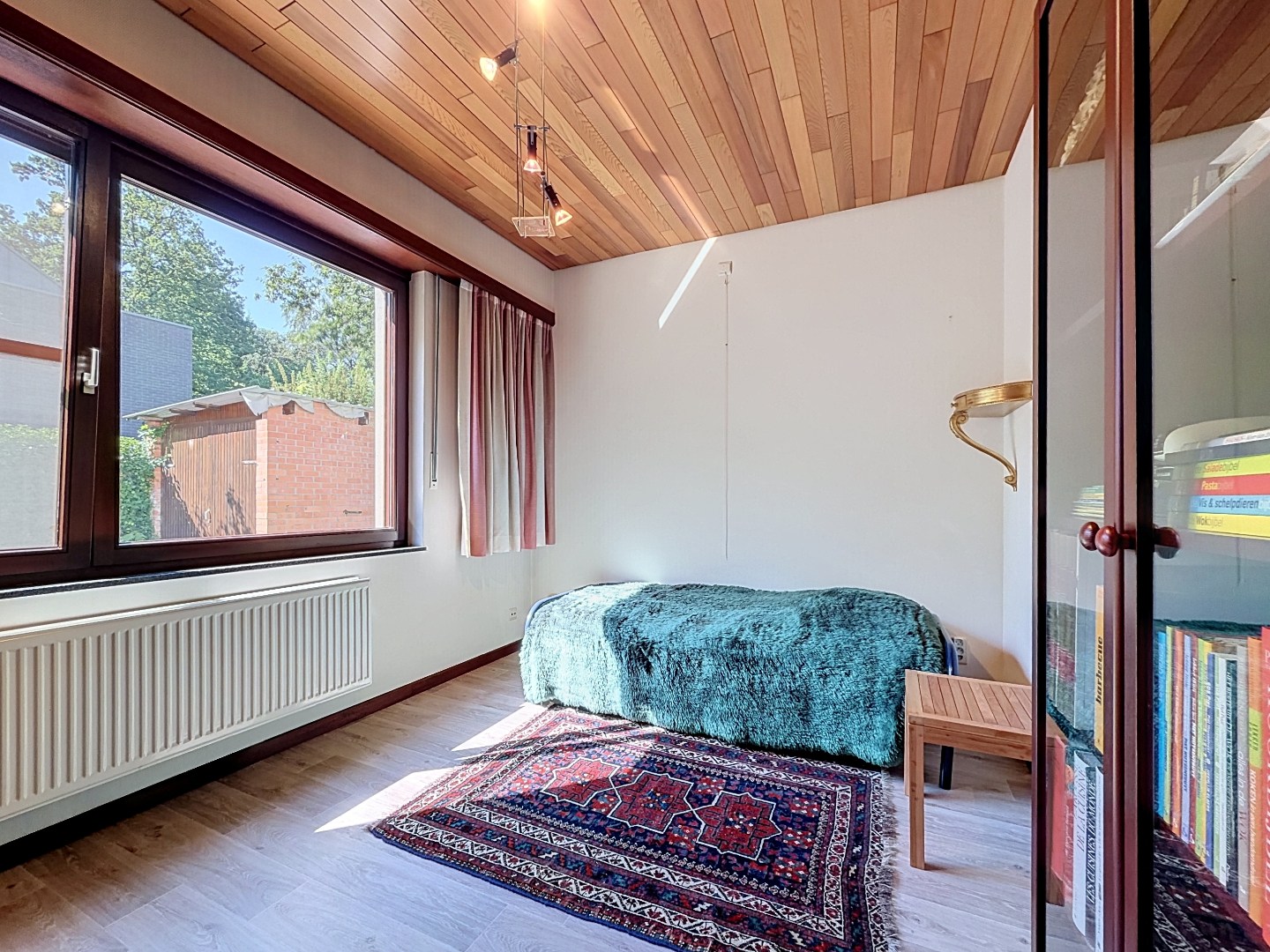 Charmante vrijstaande villa met 3 slaapkamers, ruime zolder en zonnig perceel van 1.500 m² 