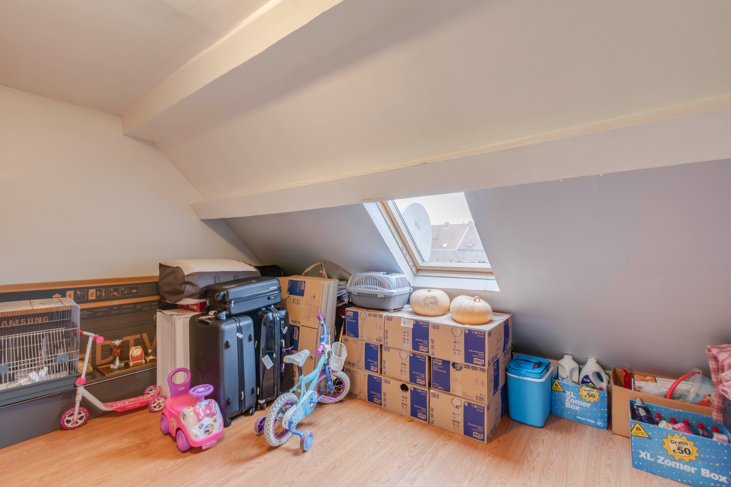 Instapklare rijwoning in zeer rustige straat 