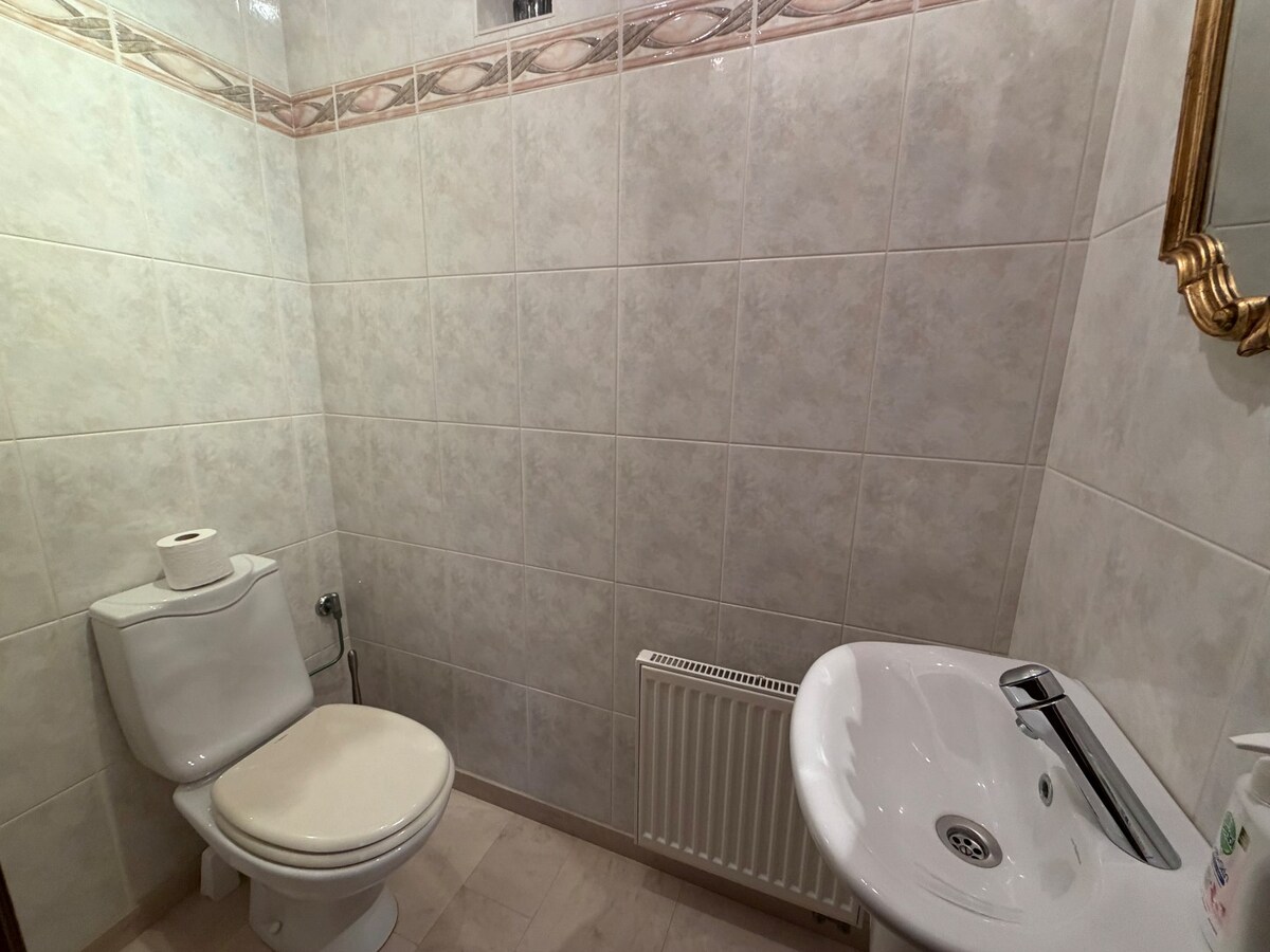 Ruime en rustig gelegen Spaanse villa te Dikkelvenne. 